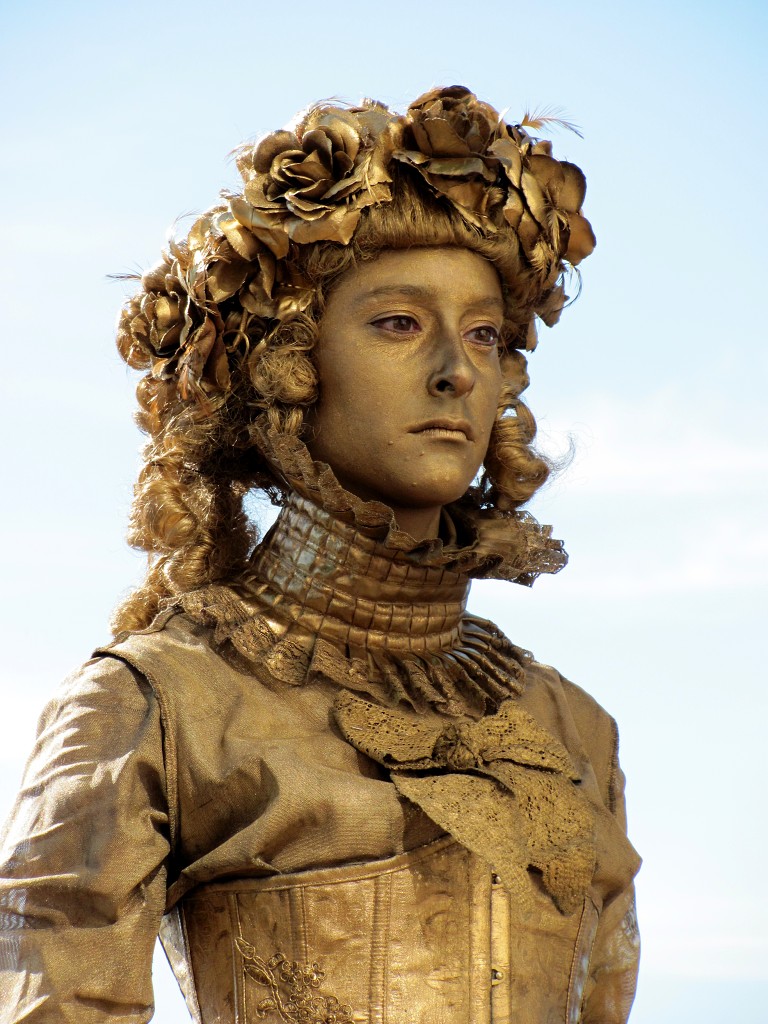 living statue levend standbeeld evenement event festival festiviteit kunst art straatkunst streetart artiest beeld beeldhouwwerk sculpture sculptuur